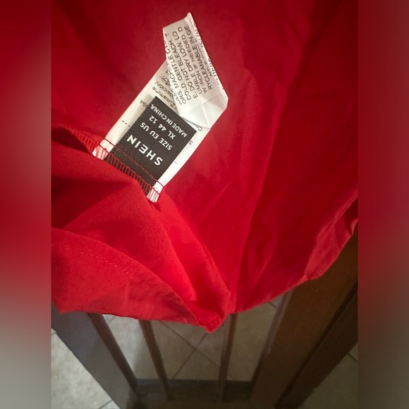 Woman top with ruffles - Picture 5 of 5